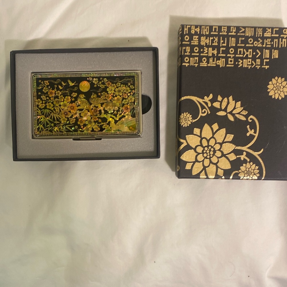 Card Holder - Beautiful Design.